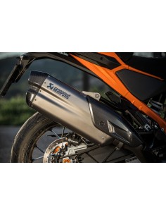 AKRAPOVIC "SLIP-ON-LINE"...